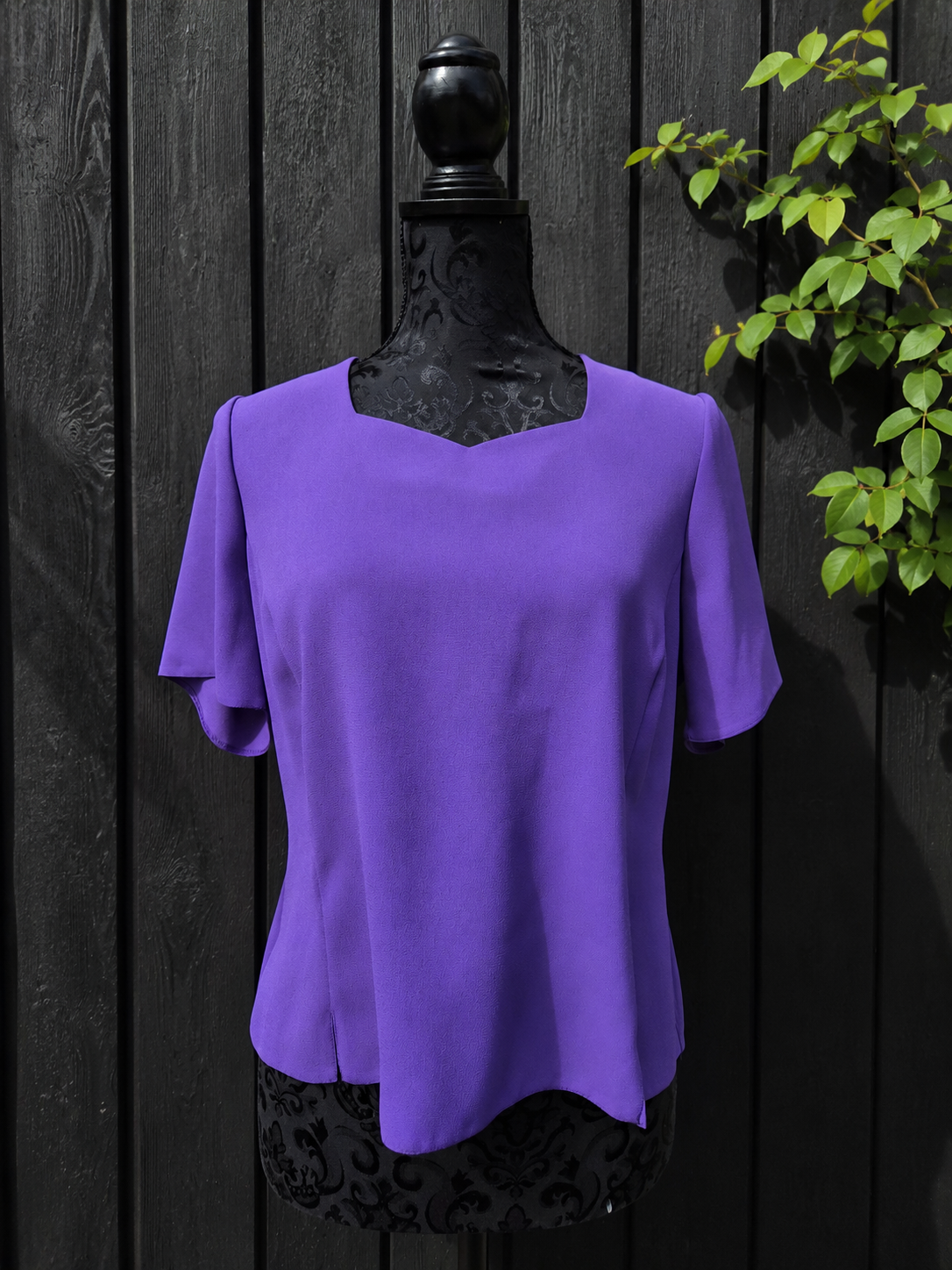 Lilla bluse med korte ærmer - str. 38