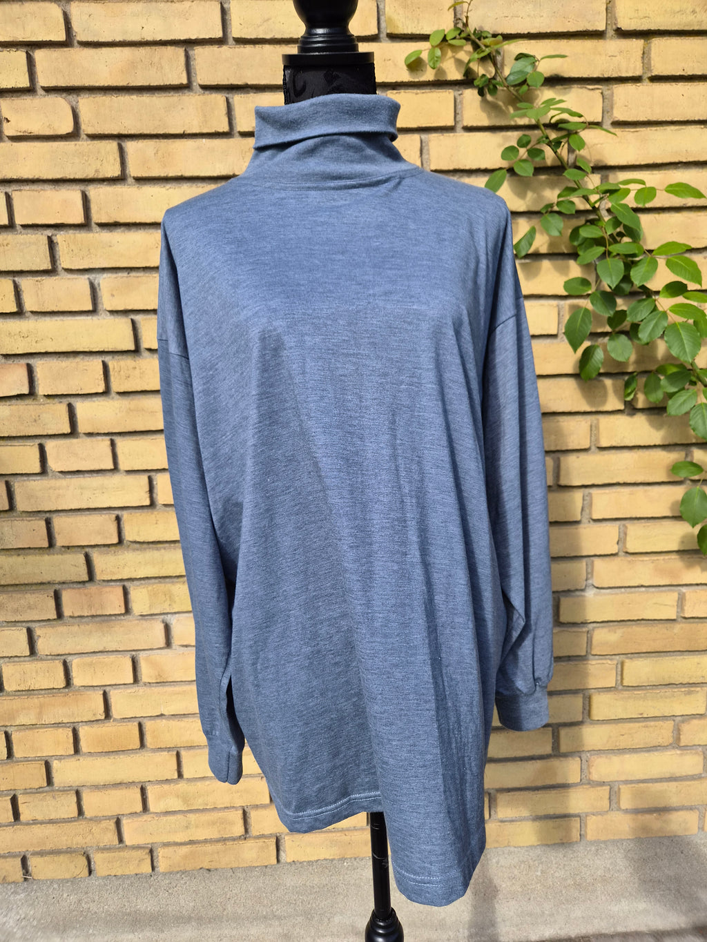 Grå/blå bluse med rullekrave - str- XL